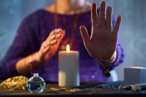 Palm Reading vs Tarot Reading: Understanding Their Unique Approaches